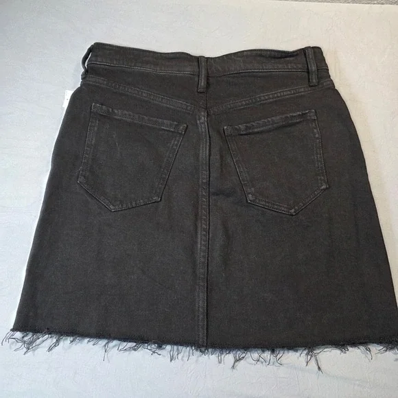 Old Navy Womens High Rise Black Denim Mini Skirt Raw Hem Size 4 - Picture 6 of 8